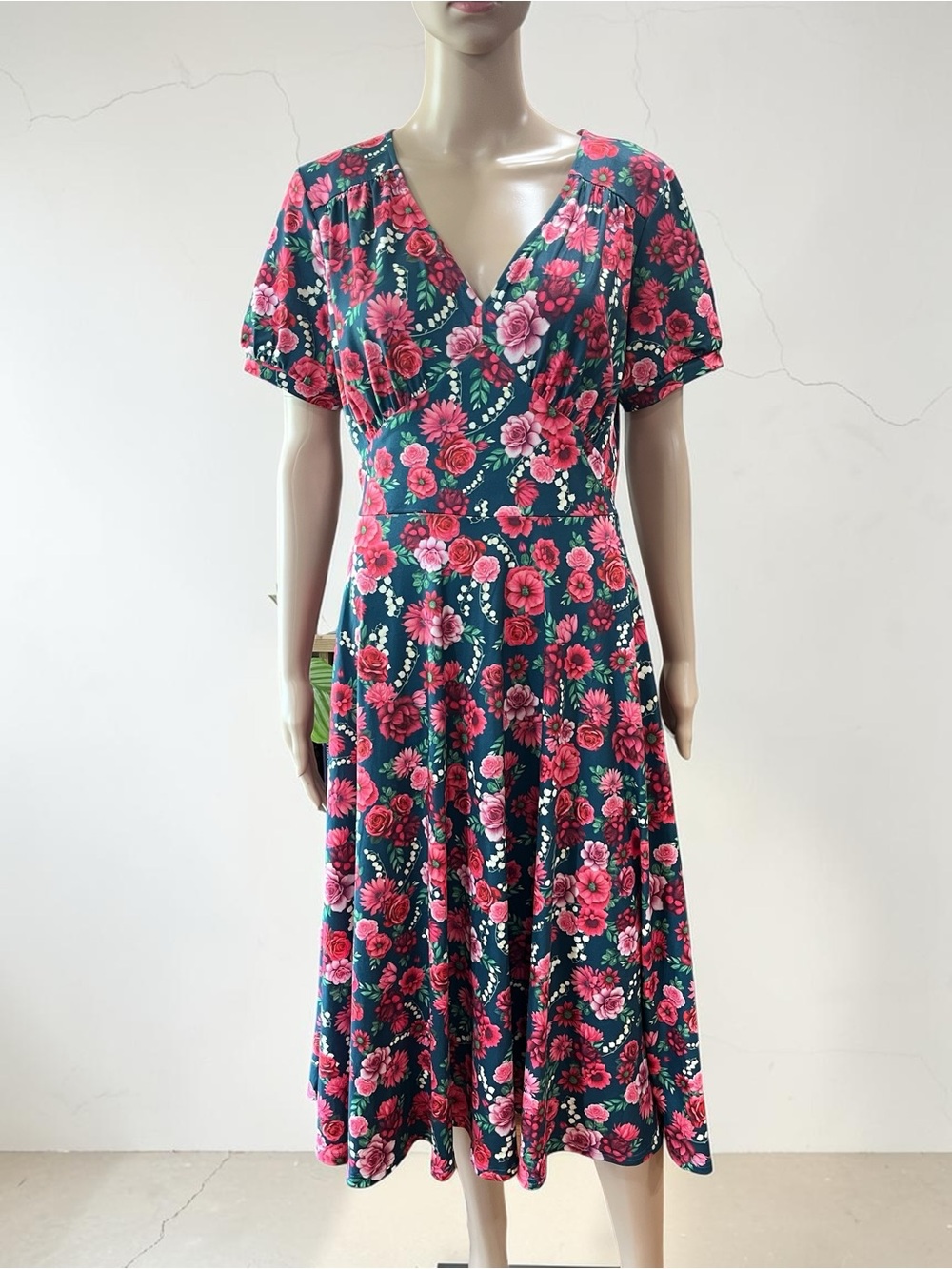 Dolly and Dotty Julia roses red floral dress NWOT size 8